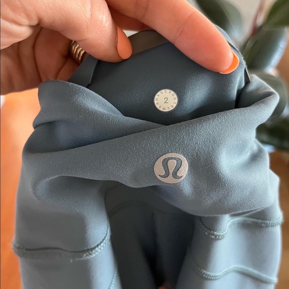 Lululemon Fast and Free Leggings size 2 - Picture 4 of 5